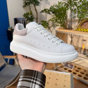 Oversized Sneaker in White/Patchouli